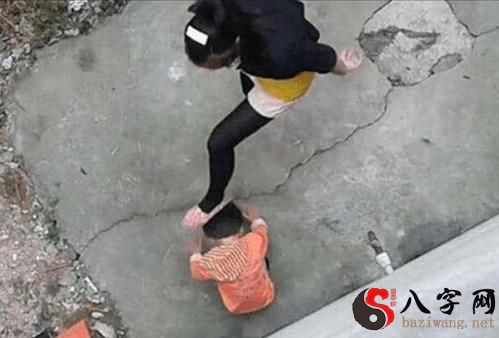 梦见拉了很多屎在裤子里